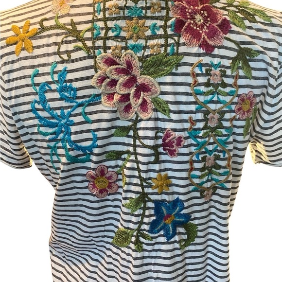 Johnny Was Sheri Everyday Stripe Tee Embroidered Floral - Picture 7 of 9